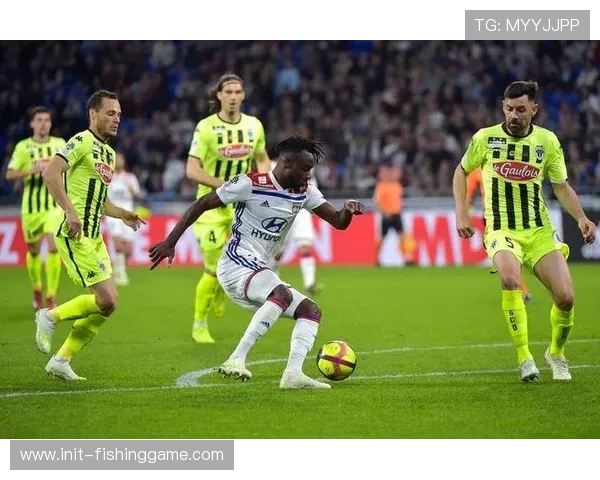 法甲第20轮保级区混战,多队积分紧咬陷胶着 法甲第20轮保级区混战,多队积分紧咬陷胶着